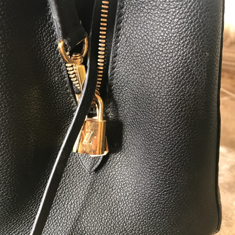 Authentic Louis Vuitton Montaigne GM Noir - Picture 4 of 8